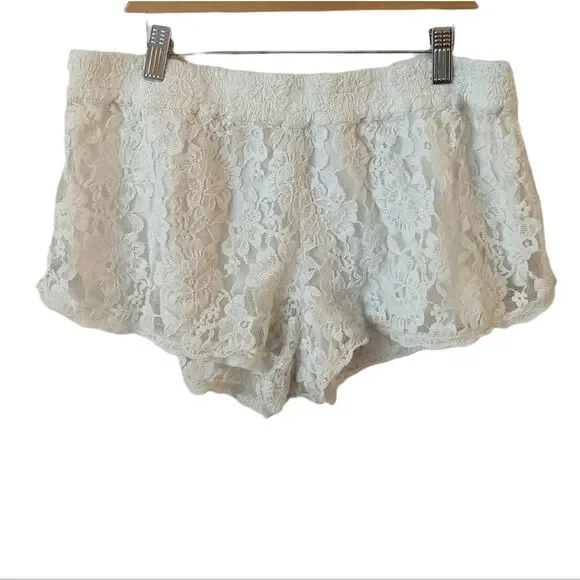 Aritzia Talula Beatrice Lace Shorts - Picture 3 of 5